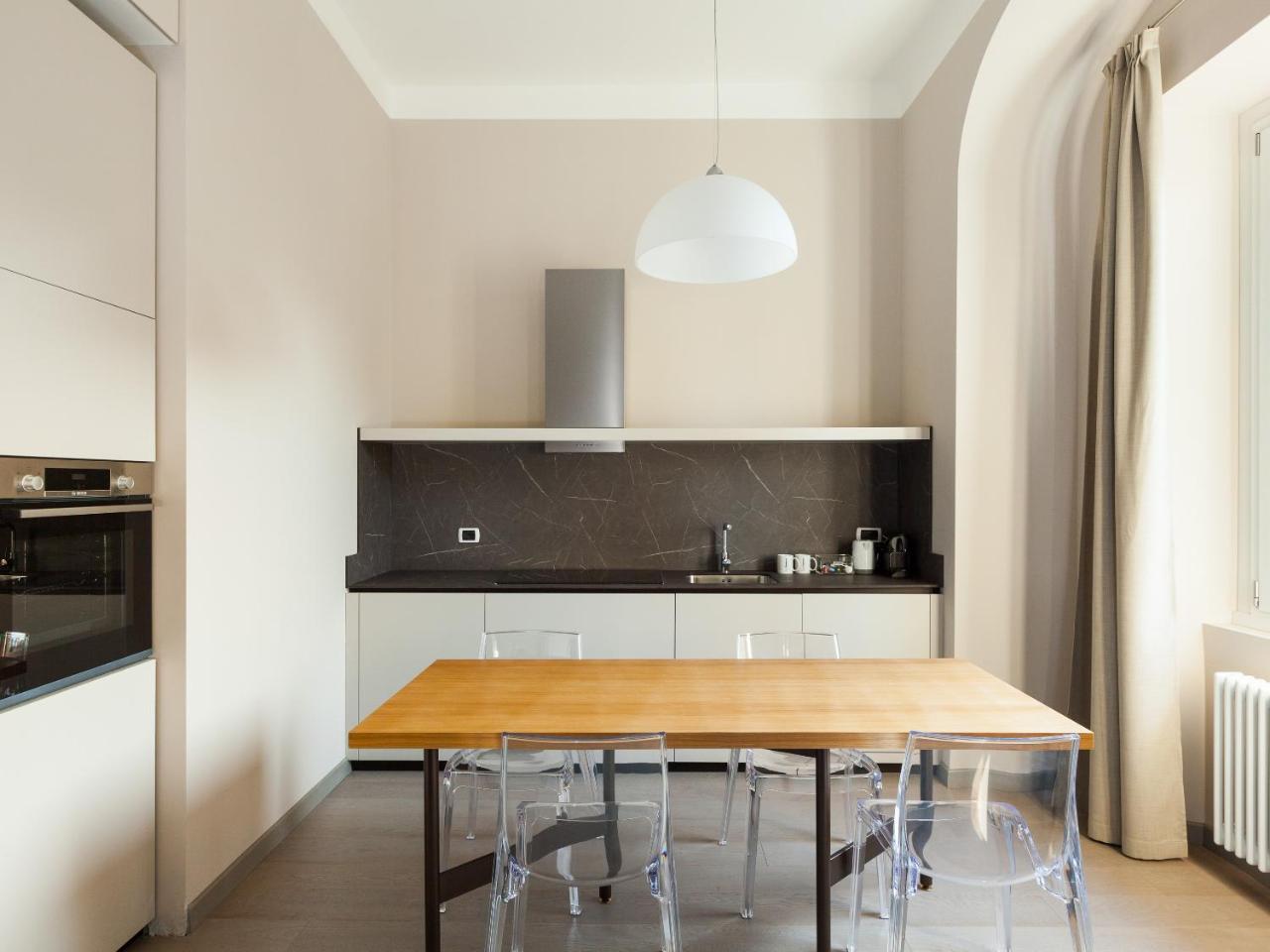 Easyhomes-Duomo Suites & Apartments Мілан Екстер'єр фото