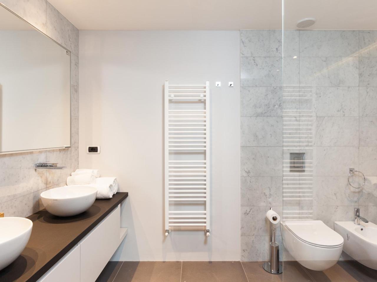 Easyhomes-Duomo Suites & Apartments Мілан Екстер'єр фото