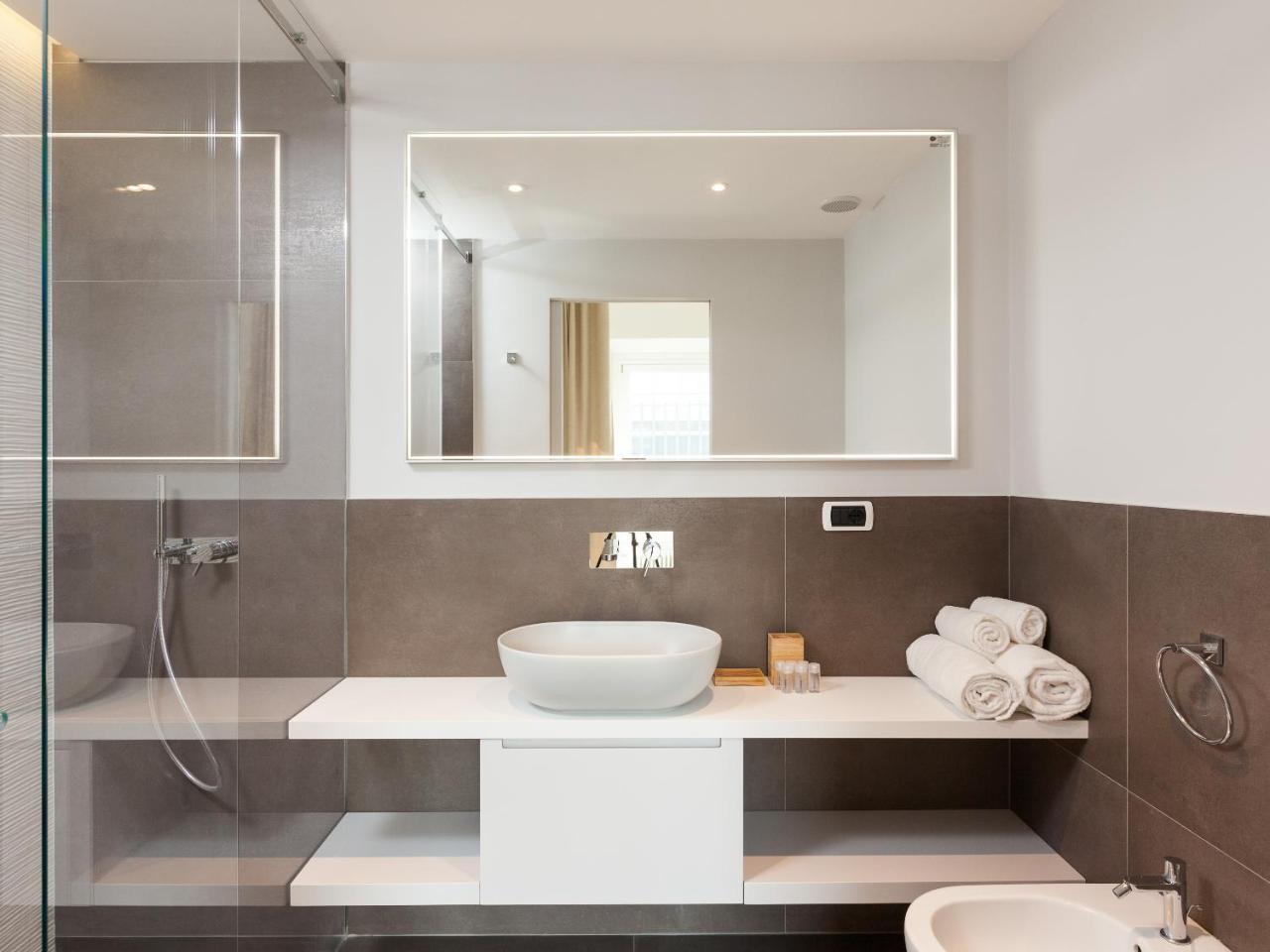 Easyhomes-Duomo Suites & Apartments Мілан Екстер'єр фото